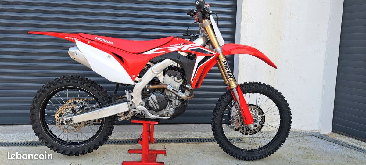 Honda crf 250 r en très bon état servi uniquement ballades (image 1)