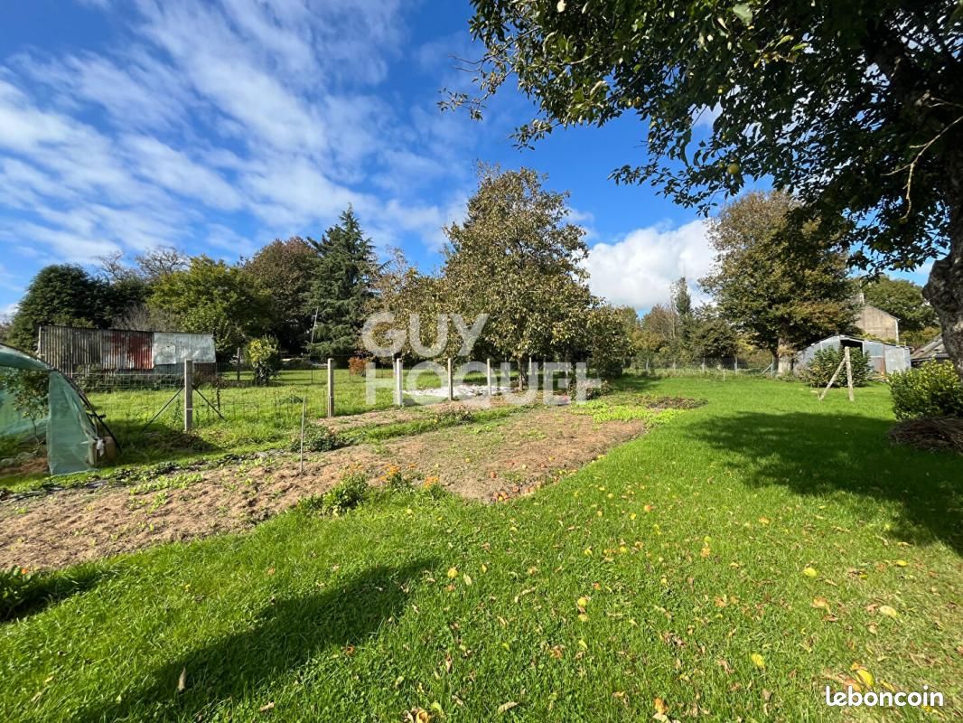 Terrain 380 m² Plumelec · 33 000 €