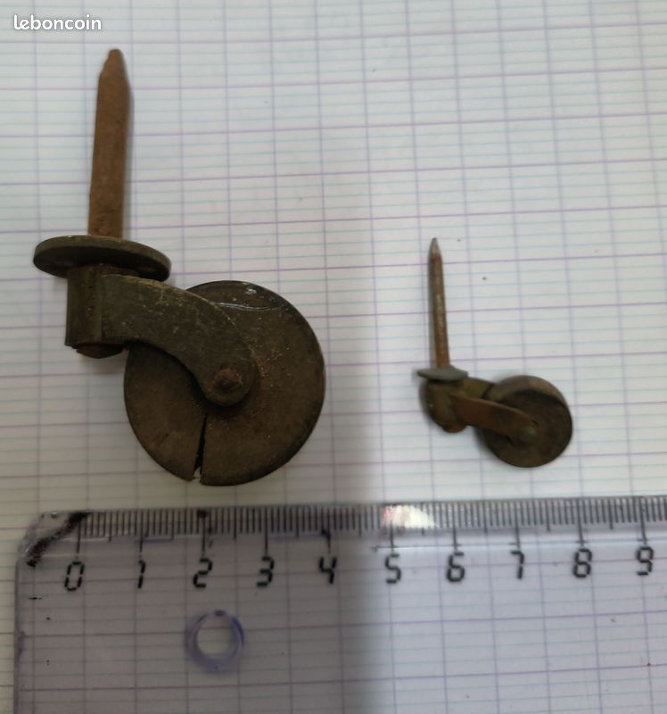 Roulette ancienne de bourelier - Collection