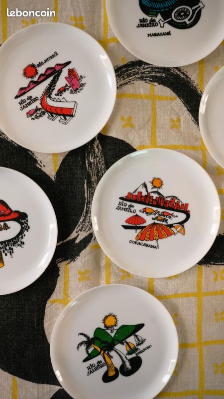 Lot De 6 Sous-verres Ronds Vintage - Motifs Touristiques De Calpe (Valence, Alicante), En Plastique Avec Boîte - Occasion