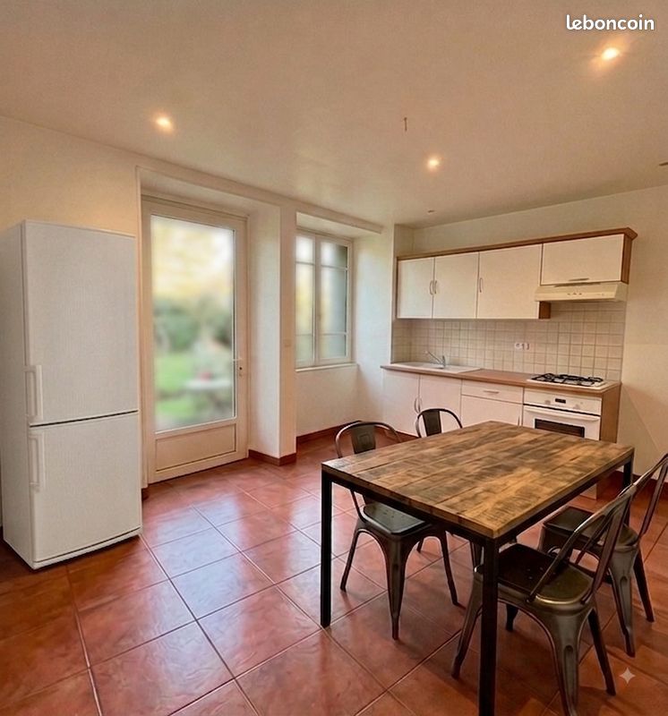 Maison 3 pièces 84 m² · à Melle · 84 m² · 650 €