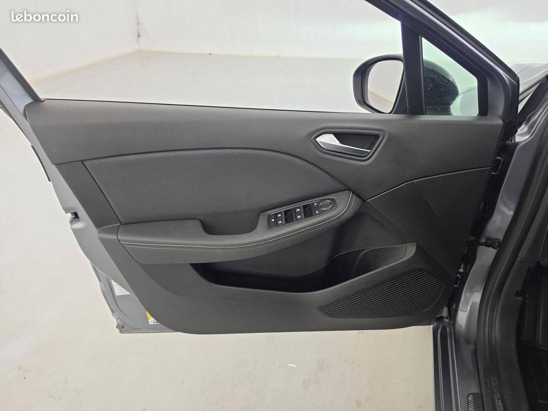RENAULT Clio E-Tech full hybrid 145 Engineered (image 21)