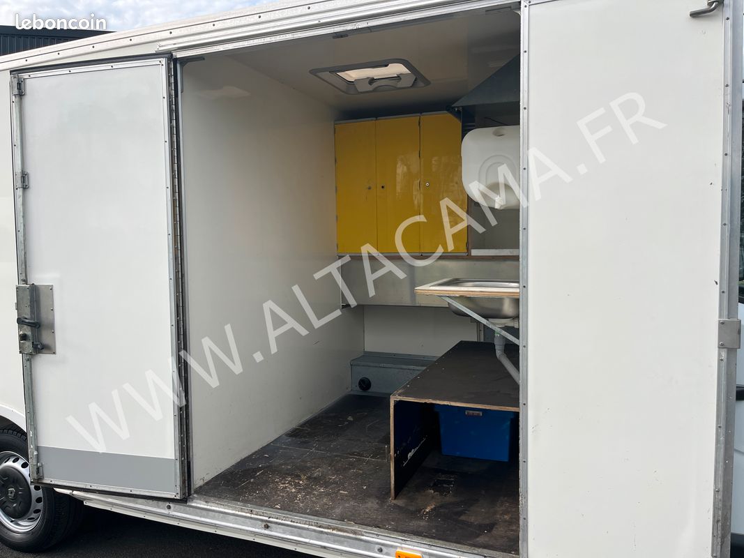 19 990 HT - RENAULT MASTER 125cv L3H2 RIDEAU COULISSANT ARRIERE TRANSPORT PEINTURE COMPARTIMENT VESTIAIRE- MARQUAGE SIGNALETIQUE (image 4)