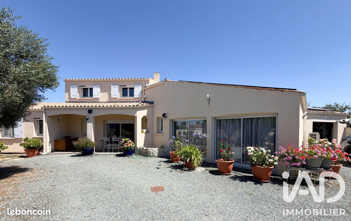 Maison 6 pièces 162 m² · à Saint-Ouen-d'Aunis · 162 m² · 592 000 €