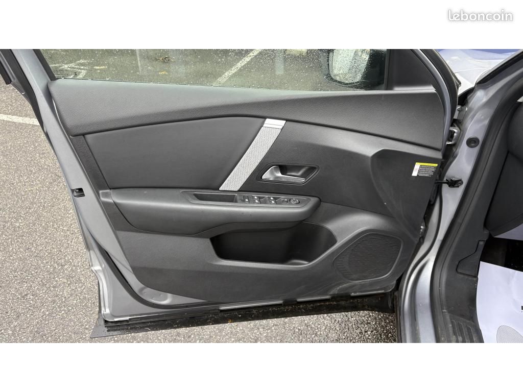 CITROEN C4 - BlueHDi 110ch Shine / Suspension Advanced Comfort / Caméra / Full LED / Garantie 12 mois (image 21)