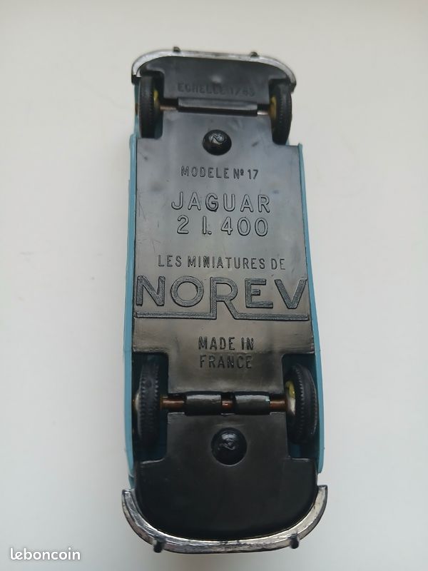 Miniature Norev 1/43 Jaguar 2L 400, 1972, Blanc - Ancienne, Pour Pièces Ou Restauration