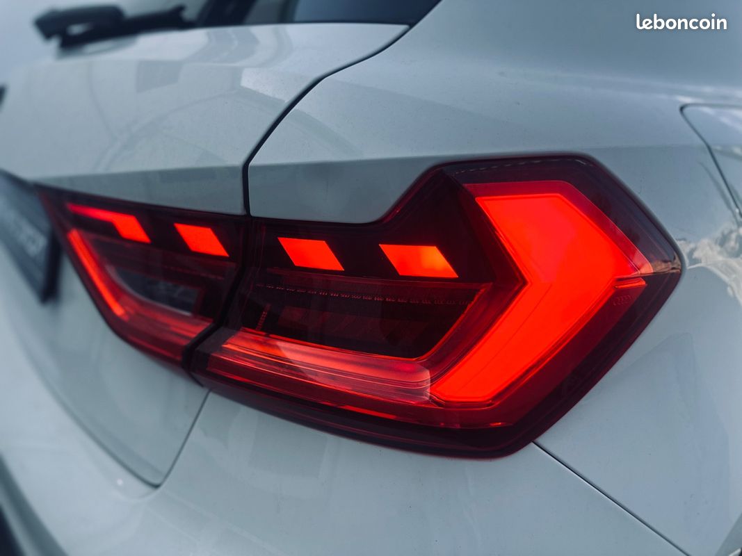 Audi A1 Sportback 35 TFSI 1.5 150CH S-line + CARPLAY + ECLAIRAGE D'AMBIANCE + 2EME MAIN + GARANTIE 12 MOIS (image 46)