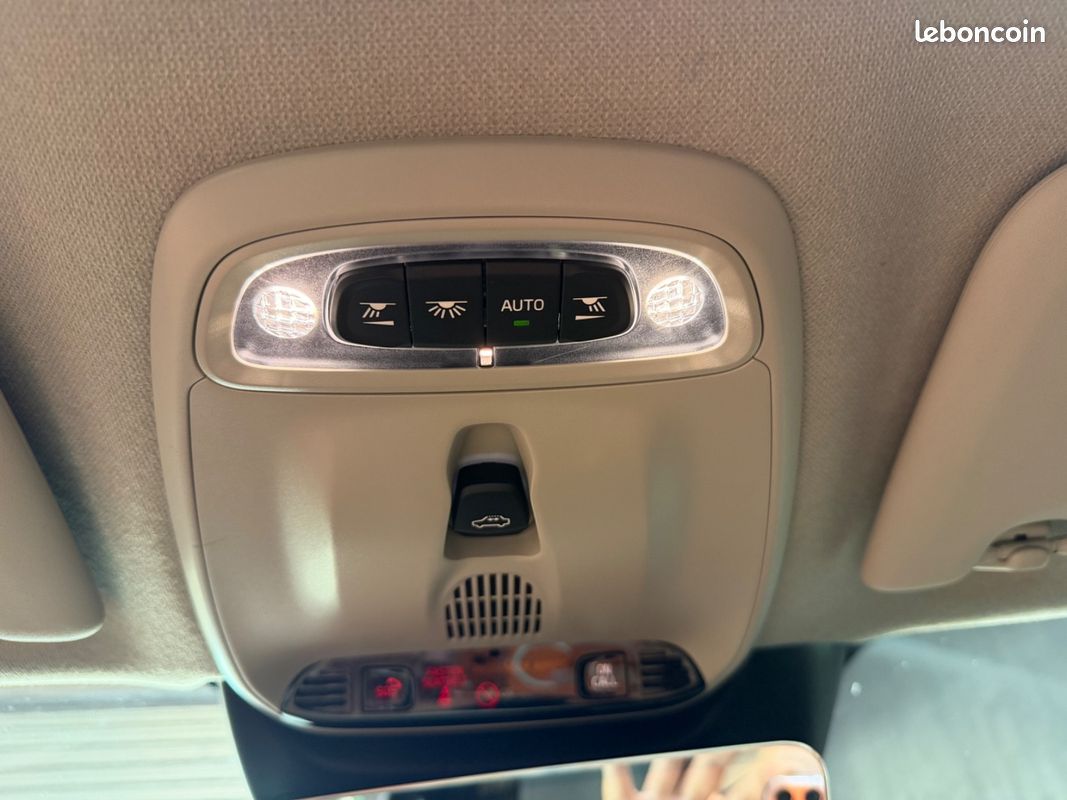 Volvo XC40 T5 261Ch Plug in Hybrid Inscription Business - 2EME MAIN / HISTORIQUE COMPLET / TOIT OUVRANT PANORAMIQUE / CARPLAY / CAMERA DE RECUL / COFFRE ELECTRIQUE (image 26)