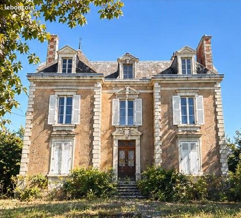 Maison 13 pièces 285 m² · à Beaulieu-sur-Layon · 285 m² · 300 000 €