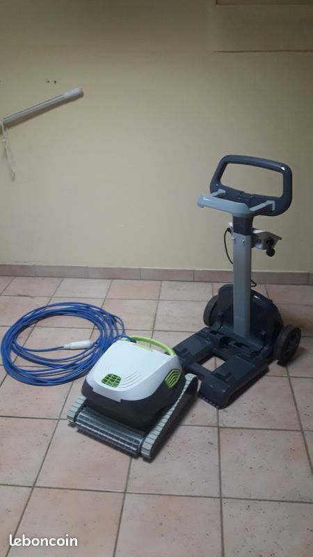 Robot de piscine marque Dolphin modèle T35 (image 4)