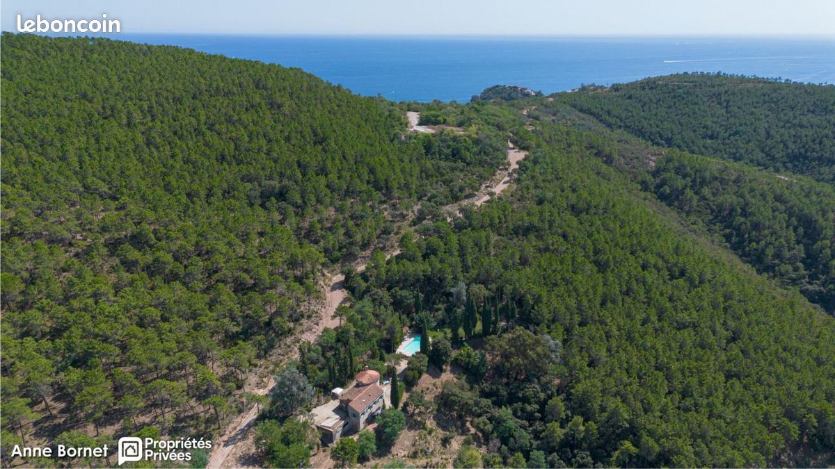 Maison 7 pièces 220 m² · à Théoule-sur-Mer · 220 m² · 1 200 000 €