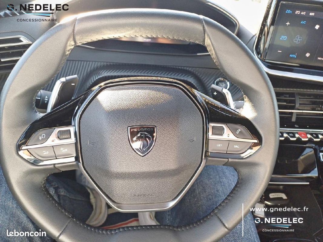 Peugeot 2008 1.2 Hybrid 145ch Allure e-DCS6 (image 13)