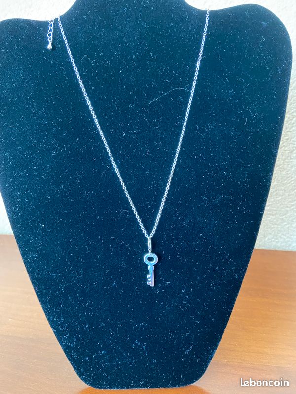 Collier avec pendentif clef Frédéric M (image 3)