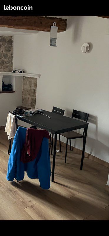Donne table et chaises (image 1)