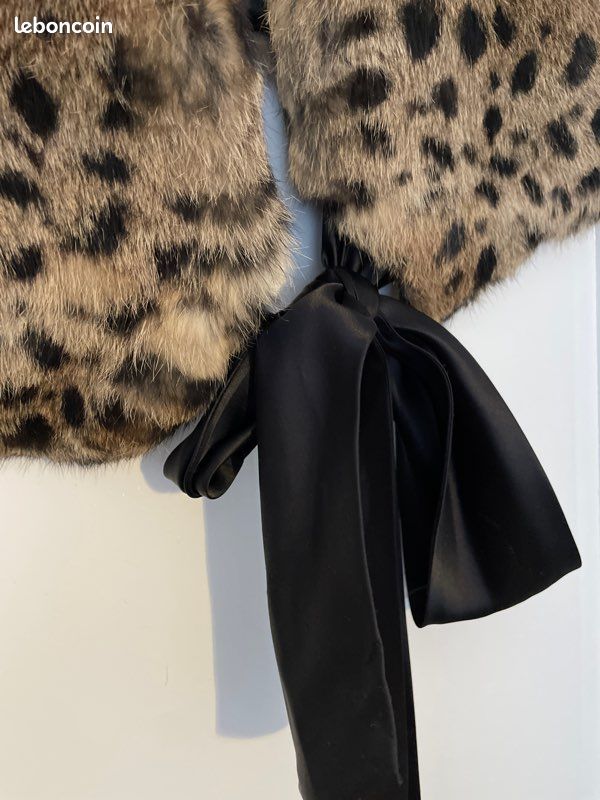 Cape (image 2)