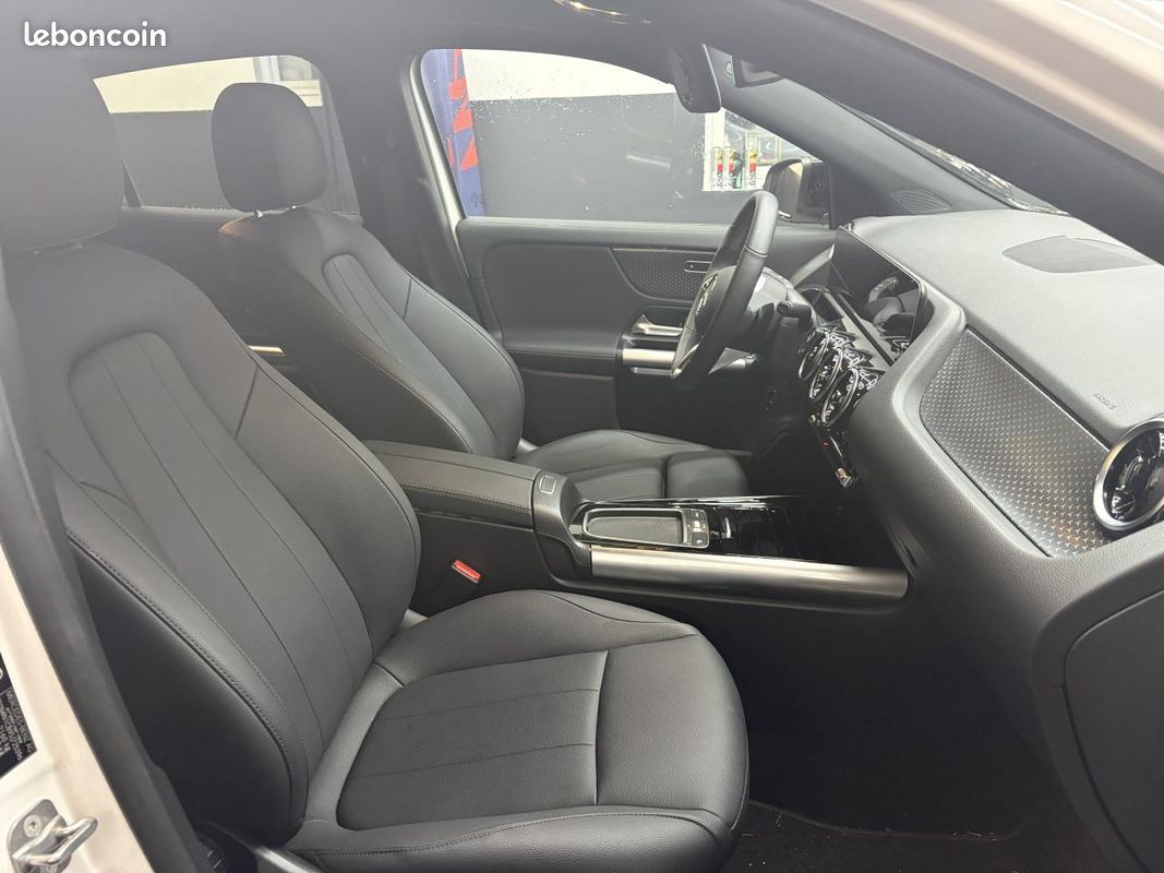 MERCEDES GLA 2.0 200 D 150 PROGRESSIVE LINE 8G-DCT BOITE AUTO / camera / toit panoramique ouvrant (image 26)