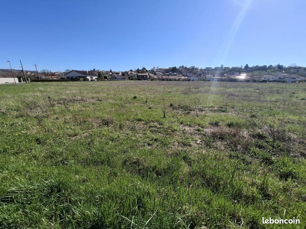 Terrain 300 m² Perignat Sur Allier · à Pérignat-sur-Allier · 62 000 €