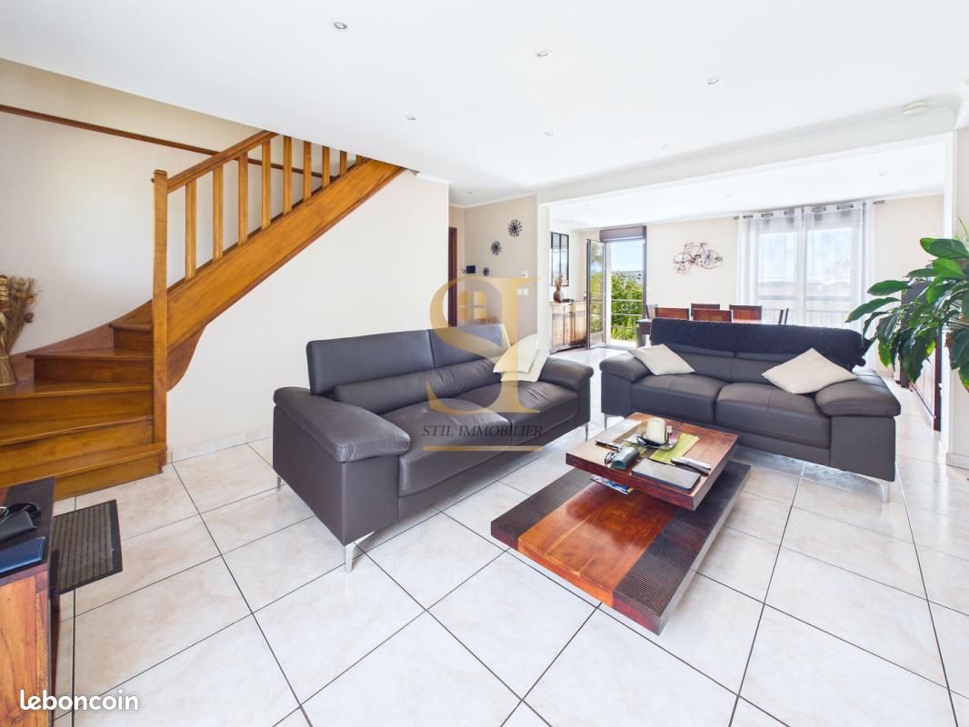 Maison 5 pièces 93 m² · à Crosne · 93 m² · 385 000 €