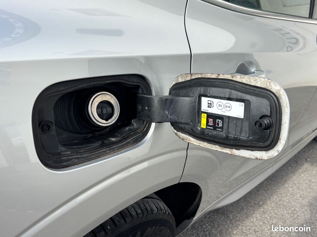 Volvo XC60 Business Executive AWD Geartronic (image 28)