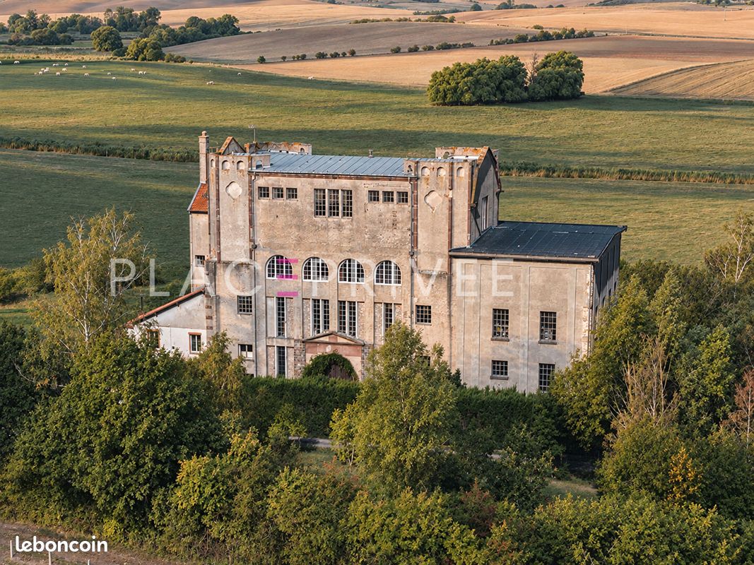 Maison 7 pièces 1500 m² · à Chambrey · 1 500 m² · 499 000 €