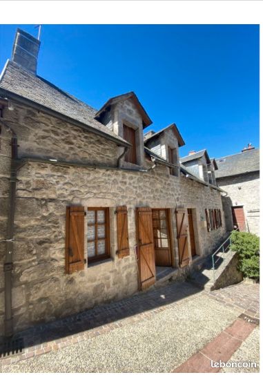 Maison en pierre - Ussel 19200 (image principale 0)