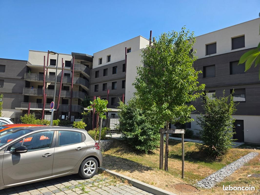 Appartement 5 pièces 96 m² · à Crolles · 96 m² · 375 000 €