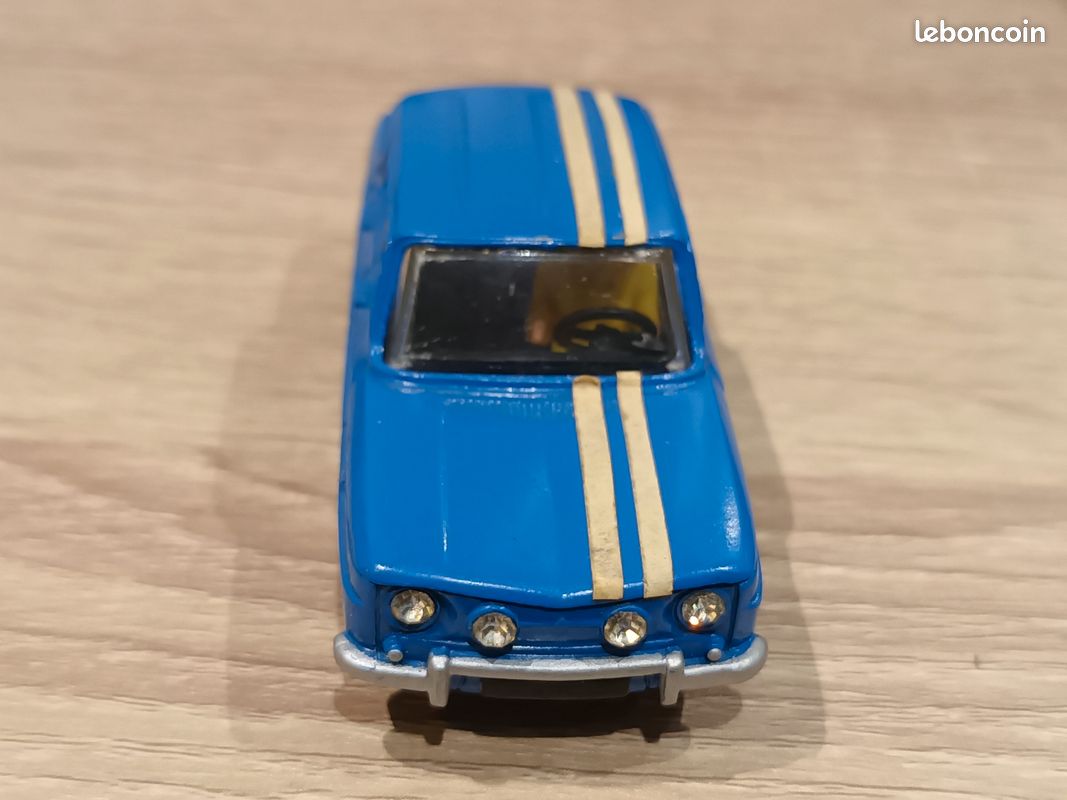 DINKY TOYS RENAULT R8 Made In France Meccano EUR 15,00 - FR