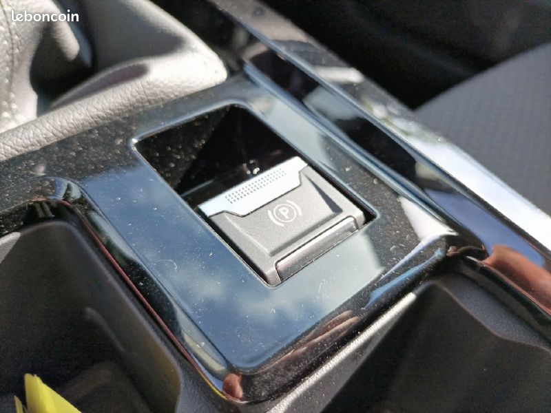 Opel Astra 1.2 Turbo 110ch (image 27)