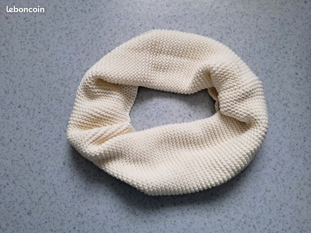 Tour De Cou (écharpe Courte) Pour Femme - Couleur Beige, Neuf Sans étiquette