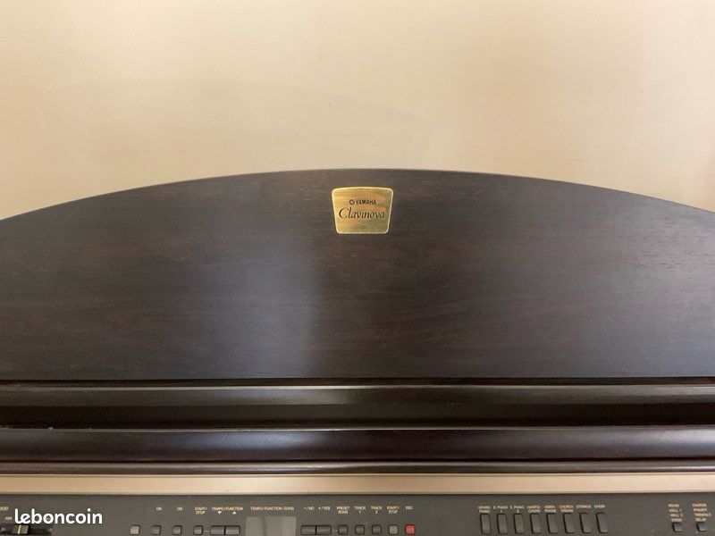 Piano Yamaha Clavinova (image 3)