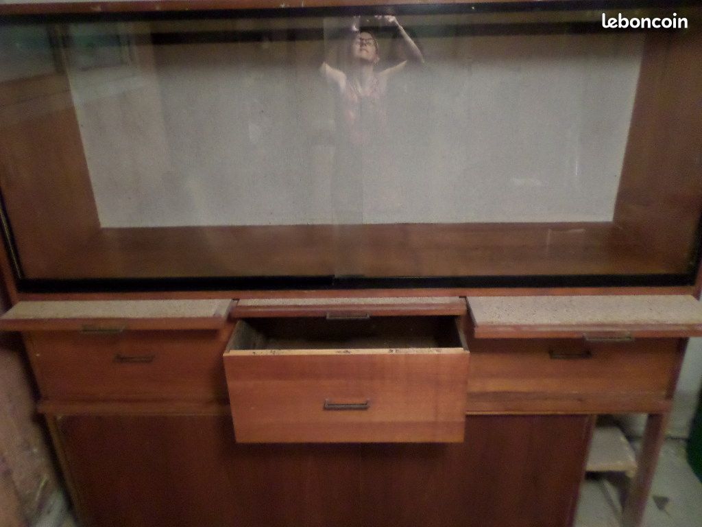 Superbe meuble de magasin avec portes vitrées (image 3)
