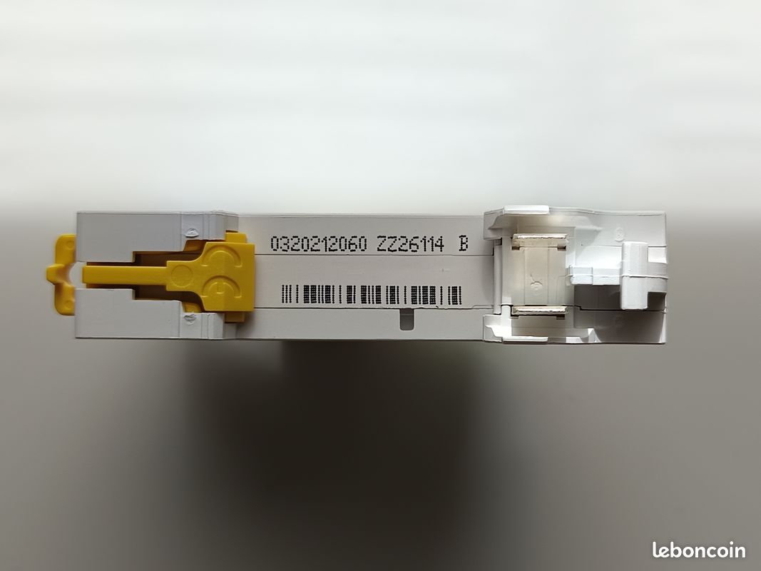 Disjoncteur 32A schneider electric (image 3)