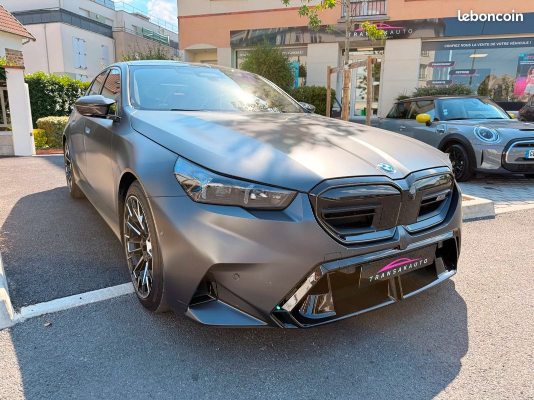 BMW M5 4.4 V8 PHEV 727ch / GMK / PACK CARBON (image 1)