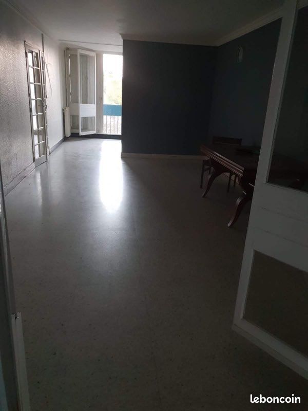 Appartement 3 pièces 80 m² · à Nîmes · 80 m² · 60 000 €