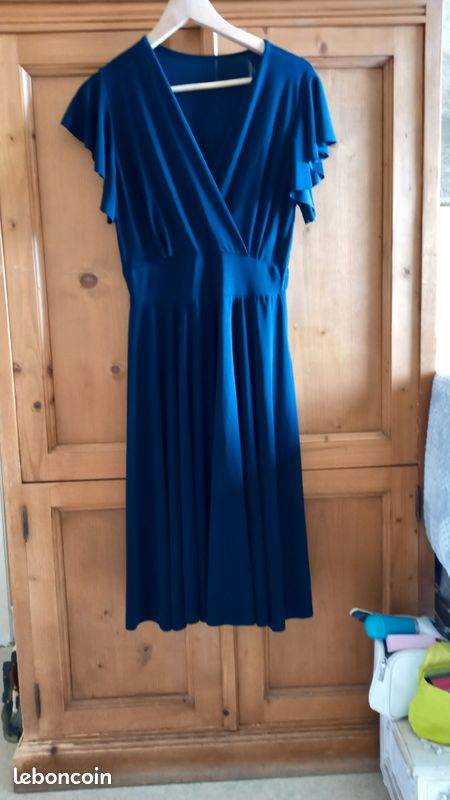 Robe (image 1)