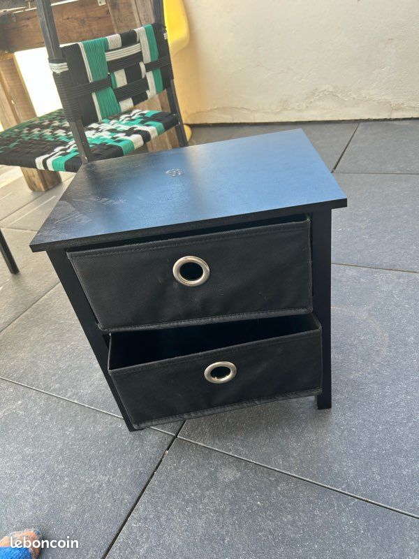 Petite table noire action (image 2)