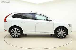 Volvo XC60 2.0 T5 245ch OCEAN RACE - TOIT PANORAMIQUE CUIR SIÈGES ÉLECTRIQUES CHAUFFANTS PARE-BRI... (image 9)