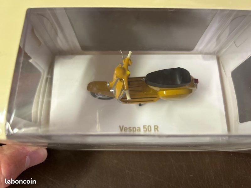 Vespa 50 R 1969 Jaune Positano Modèle réduit Norev 1:18