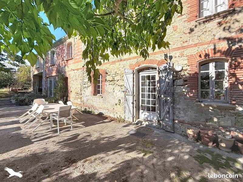 Maison 5 pièces 227 m² · à Lagarde · 227 m² · 235 000 €