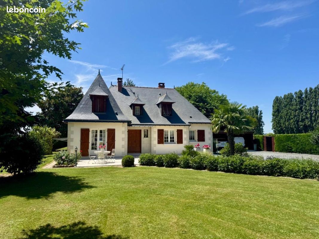 Maison 8 pièces 180 m² · à Vivy · 180 m² · 317 900 €