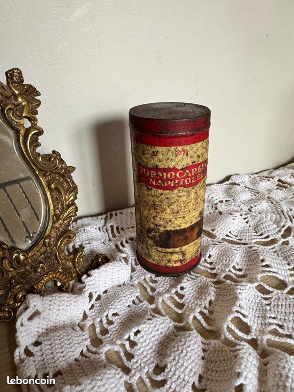 Ancienne Boite à Medicaments Formocarbine Naphtolée en Métal Rouge et Jaune Vintage Années 40 (image 1)