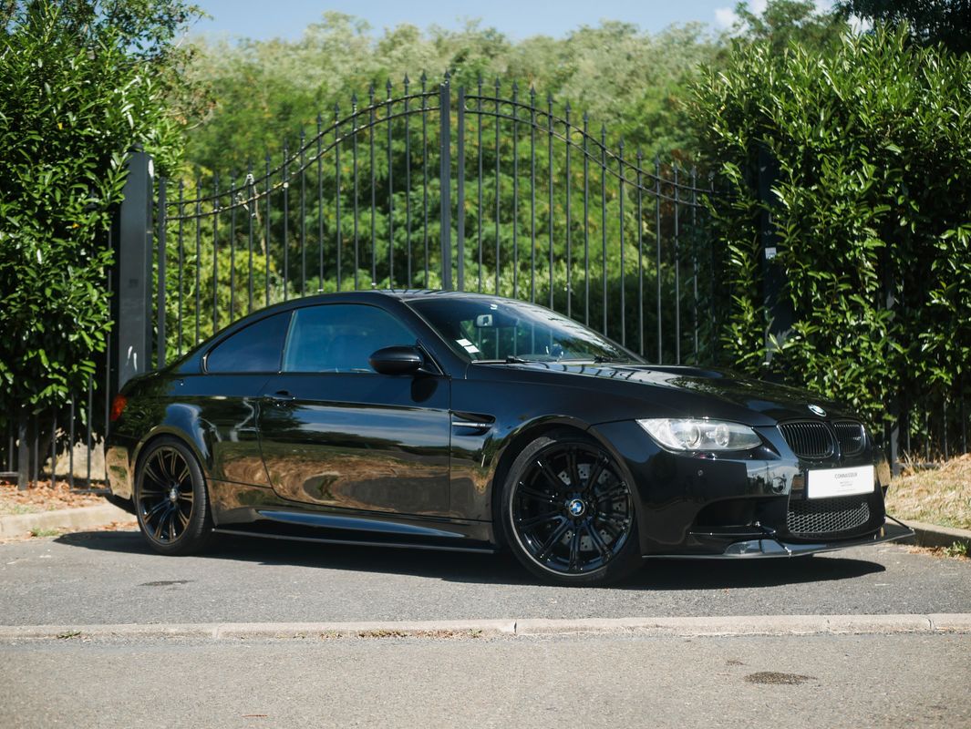 BMW M3 E92 Individual Edition Limitée Black and White - Voitures