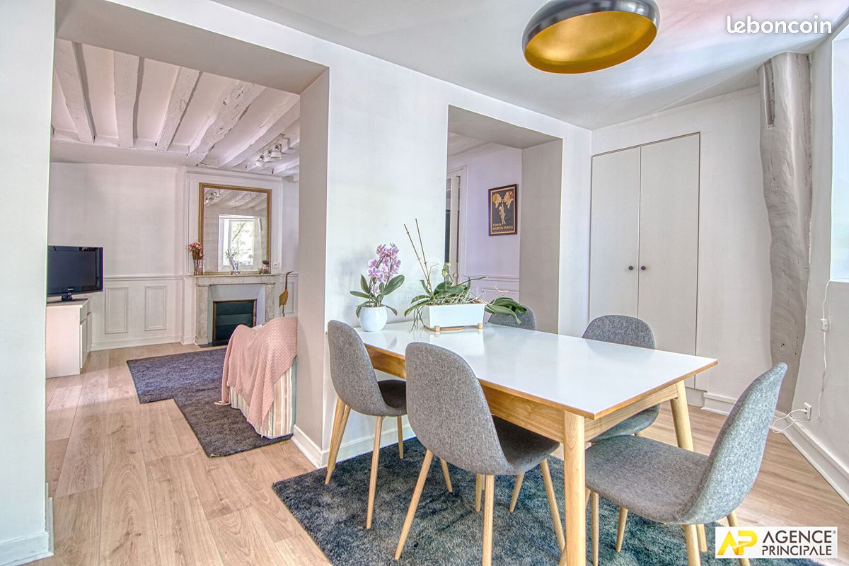 Appartement 5 pièces 95 m² · à Versailles · 95 m² · 2 490 €/mois