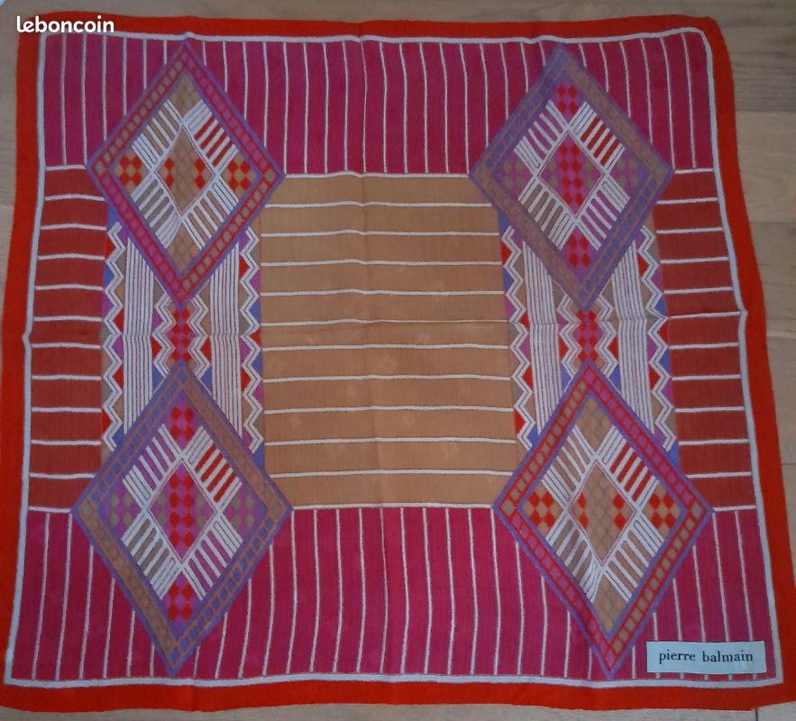 Lot de 3 jolis foulards dont 2 en soie (image 1)
