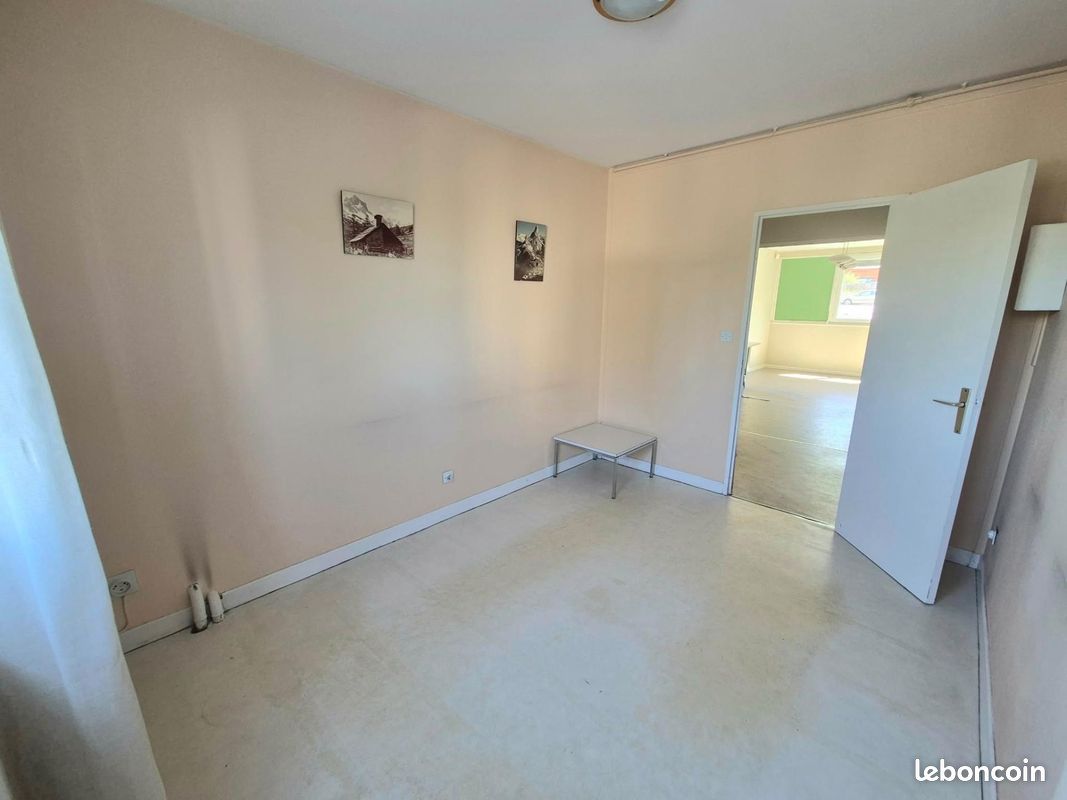 Appartement 7 pièces 110 m² · à Saint-Étienne · 110 m² · 85 000 €