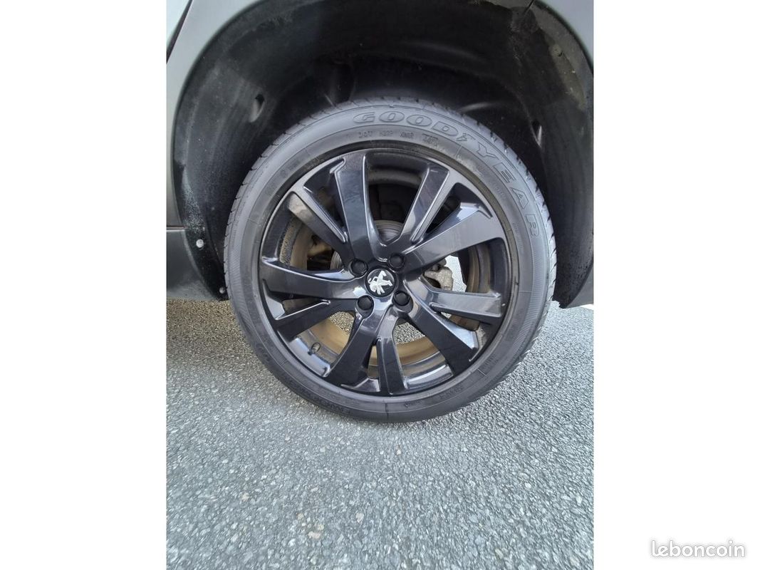 PEUGEOT 2008 1.2i PureTech 12V S&S - 110 GT Line PHASE 2 (image 22)