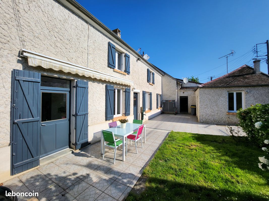 Maison 5 pièces 127 m² · à Vert-Saint-Denis · 127 m² · 305 000 €