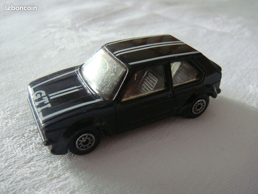 Voiture VW GOLF GTI noir / MC TOY Ech ? (image 1)