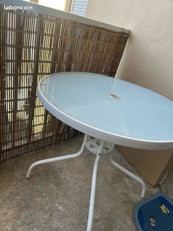 Table de jardin ronde (image 4)