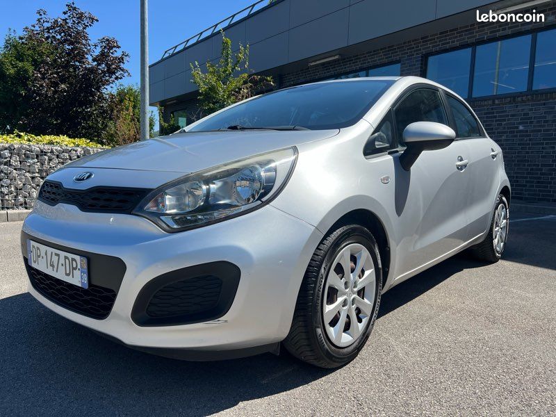🚗 kia rio 85ch bvm5/ moteur à chaîne/ radio/ garanti suivi✅ (image 1)